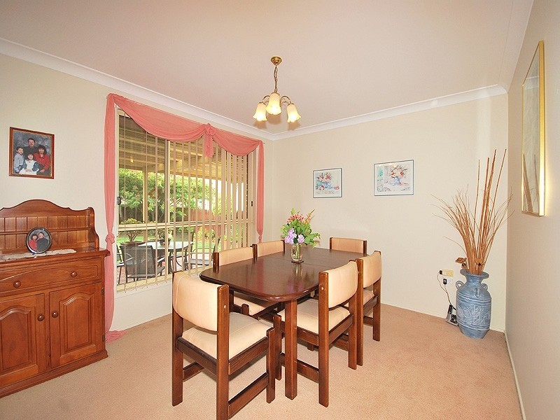 4 Leafleigh Close, Lisarow NSW 2250