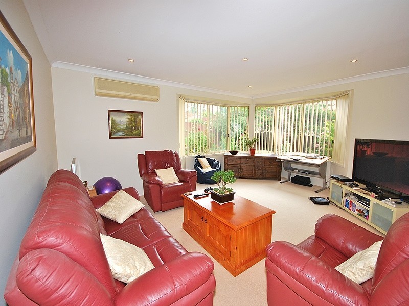 4 Leafleigh Close, Lisarow NSW 2250