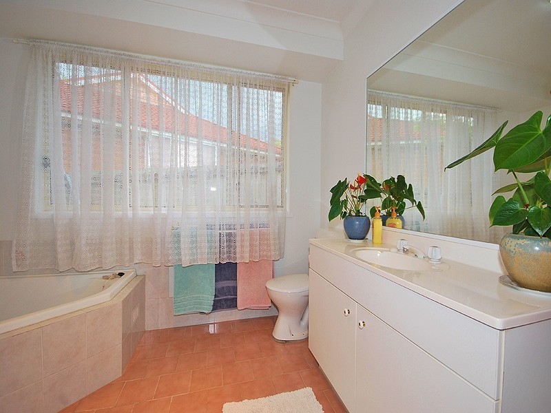 4 Leafleigh Close, Lisarow NSW 2250