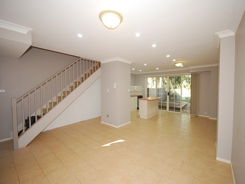 8/11 Berrys Head Road, Narara NSW 2250