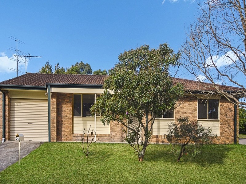 2/1 Truscott Avenue, Kariong NSW 2250
