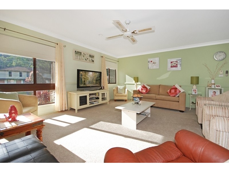 8 Paperbark Close, Wyoming NSW 2250