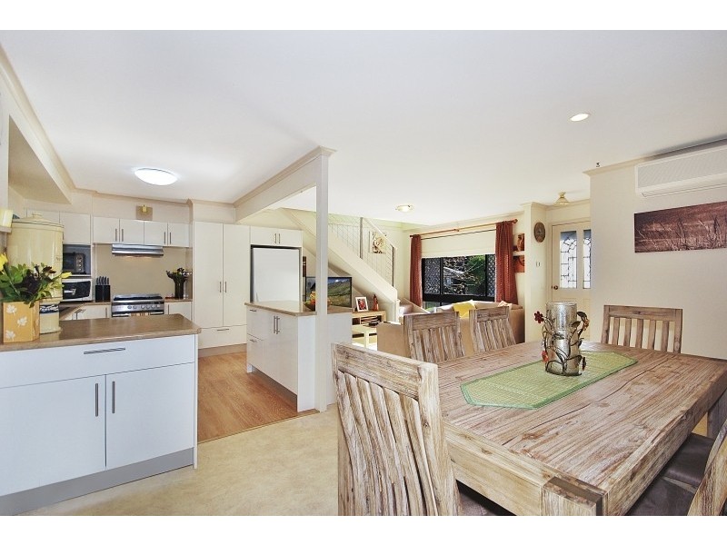 8 Paperbark Close, Wyoming NSW 2250