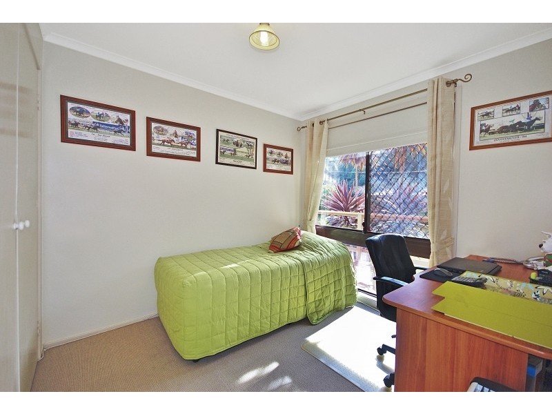 8 Paperbark Close, Wyoming NSW 2250