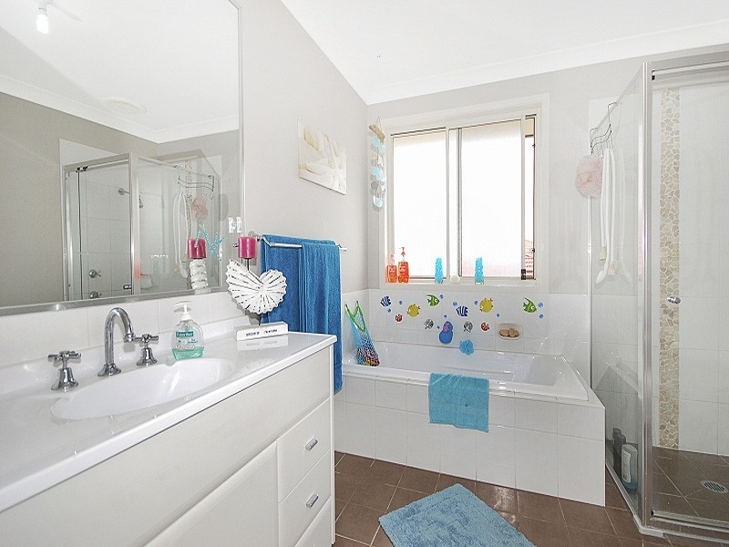 20 Haven Crescent, Woongarrah NSW 2259