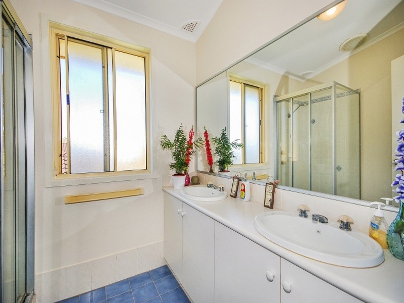 1 Lang Close, Kariong NSW 2250