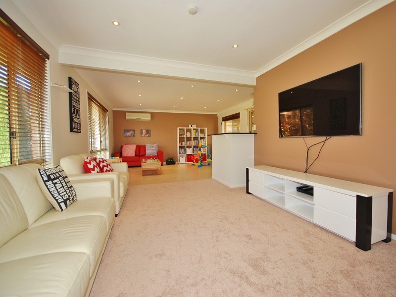 1 Lowe Place, Kariong NSW 2250