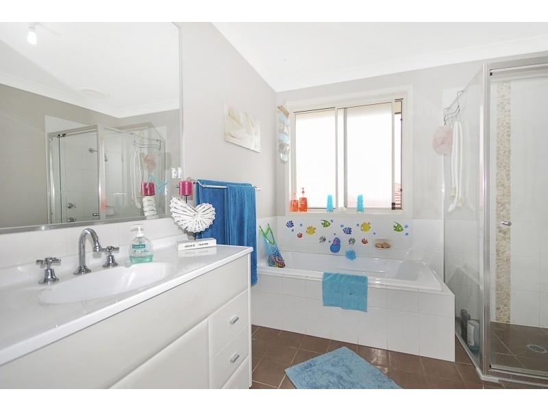 20 Haven Cres, Woongarrah NSW 2259