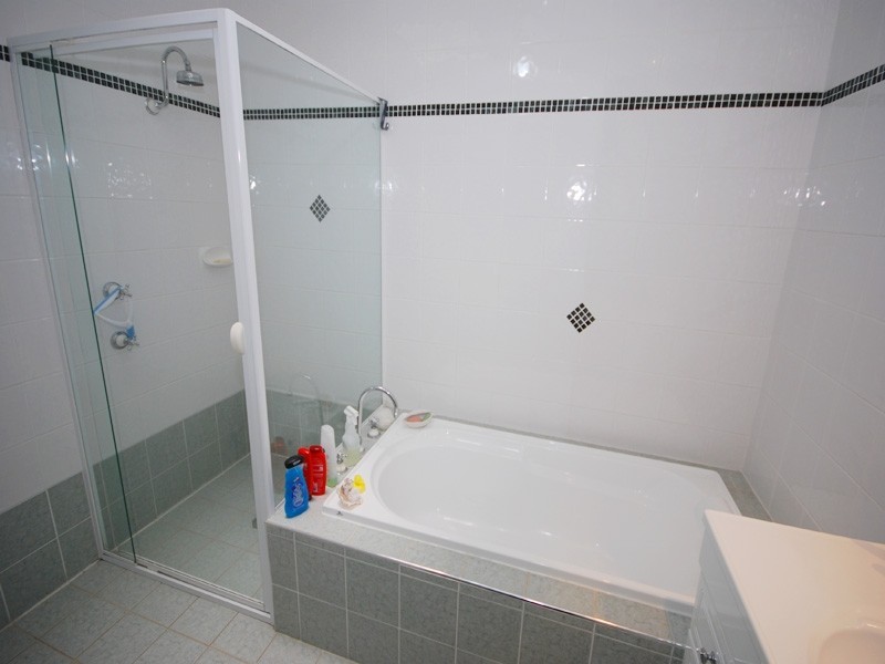 5a Margaret Street, Point Clare NSW 2250