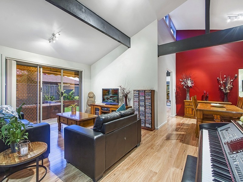 8 Sansom Street, Kariong NSW 2250