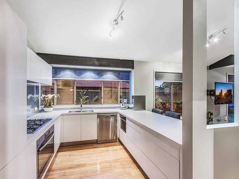 8 Sansom Street, Kariong NSW 2250