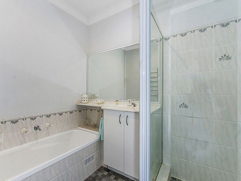 1b Graham Place, Kariong NSW 2250
