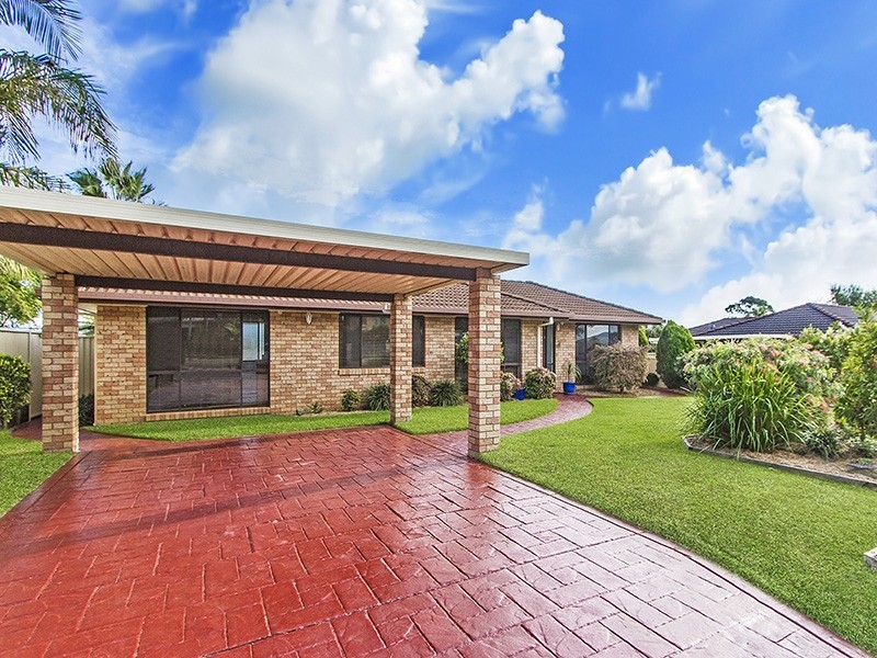 35 Truscott Avenue, Kariong NSW 2250