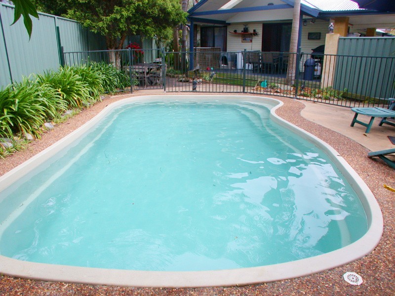 9 Myrtle Rd, Empire Bay NSW 2257