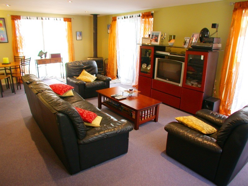 9 Myrtle Rd, Empire Bay NSW 2257