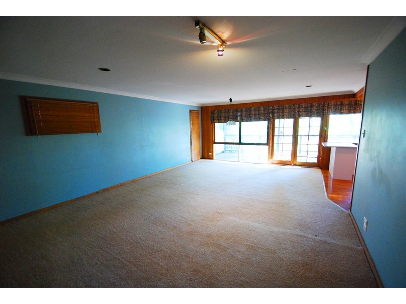 19 Daley Ave, Daleys Point NSW 2257