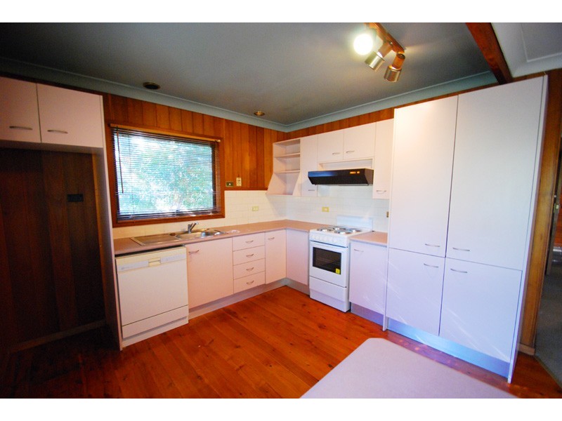 19 Daley Ave, Daleys Point NSW 2257