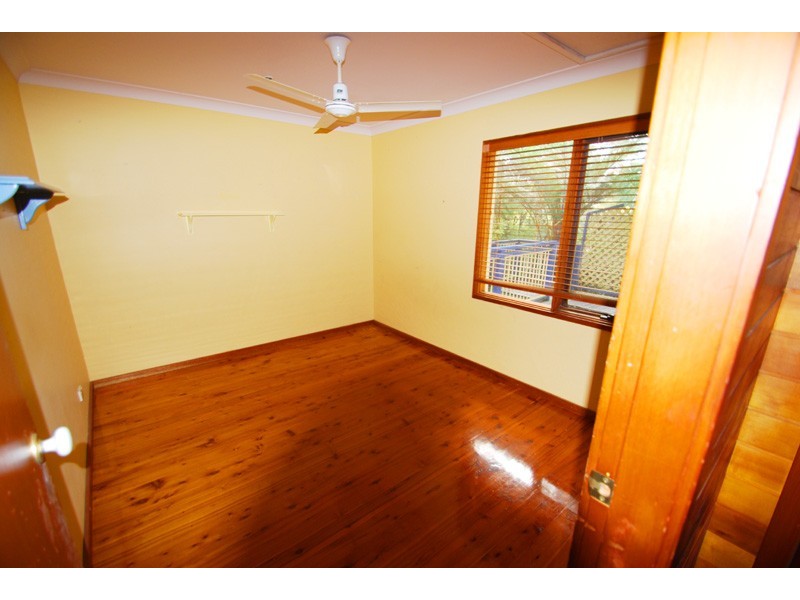 19 Daley Ave, Daleys Point NSW 2257