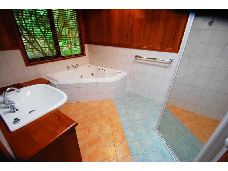 19 Daley Ave, Daleys Point NSW 2257