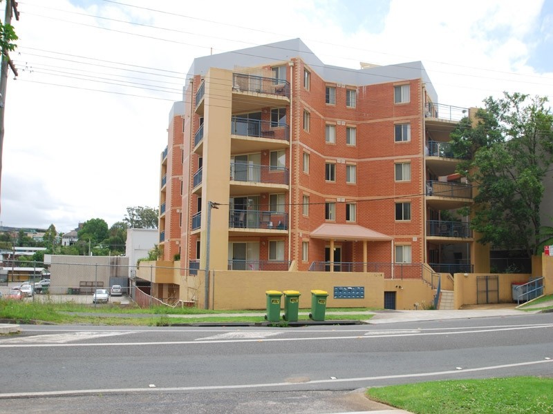 13/12-14 Hills St, Gosford NSW 2250