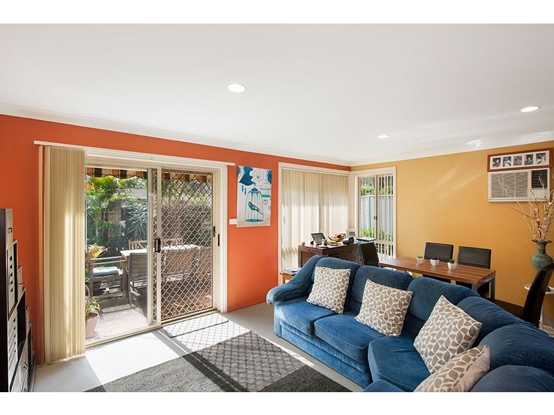 1/37 Davies St, Kincumber NSW 2251