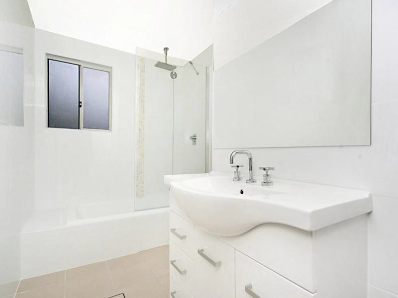 2/5 White St, East Gosford NSW 2250