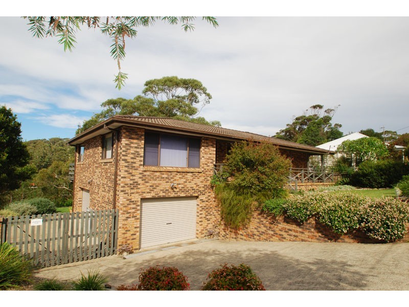 16 Ridgway Rd, Avoca Beach NSW 2251