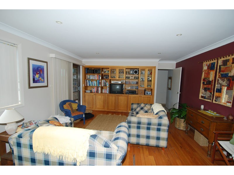 16 Ridgway Rd, Avoca Beach NSW 2251