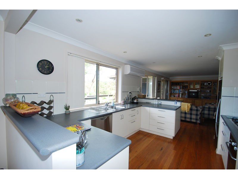 16 Ridgway Rd, Avoca Beach NSW 2251