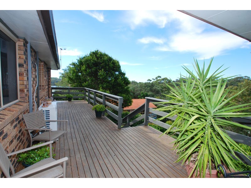 16 Ridgway Rd, Avoca Beach NSW 2251