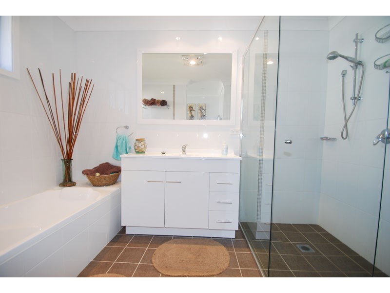 16 Ridgway Rd, Avoca Beach NSW 2251