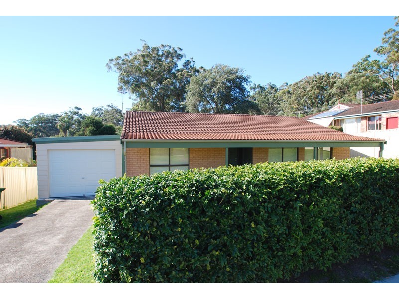 4 Woodfield Rd, Kincumber NSW 2251