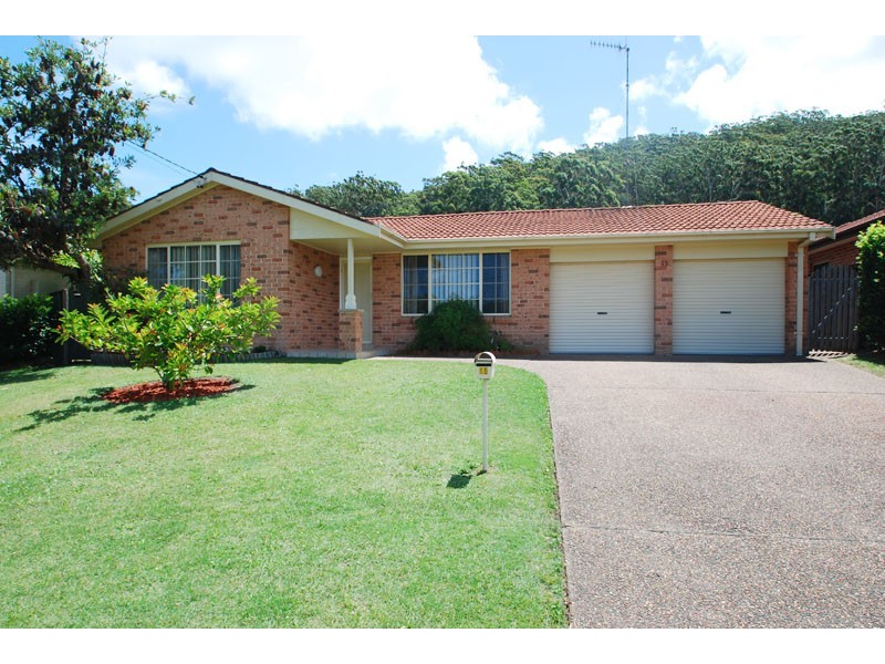 15 Kerns Rd, Kincumber NSW 2251
