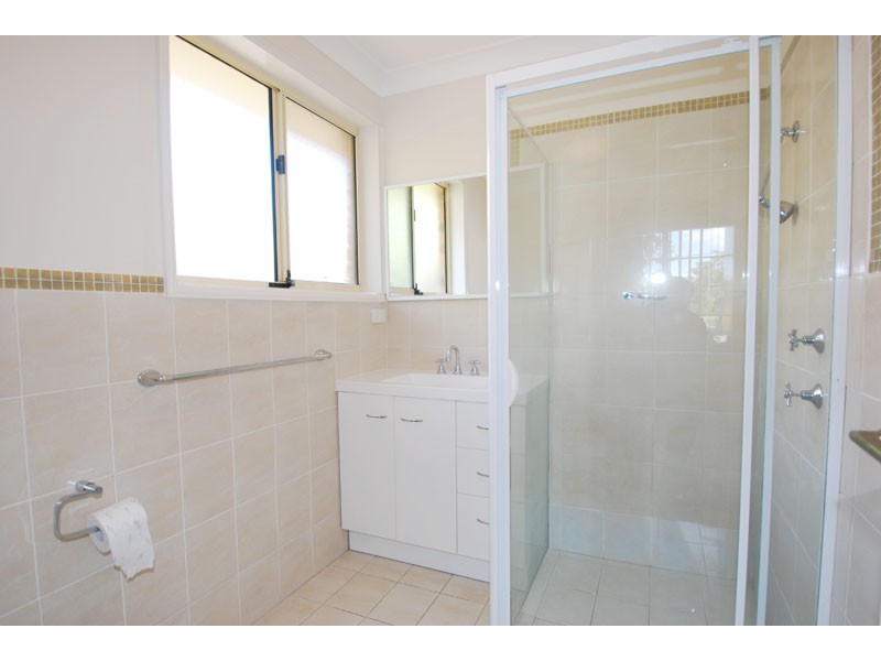 15 Kerns Rd, Kincumber NSW 2251