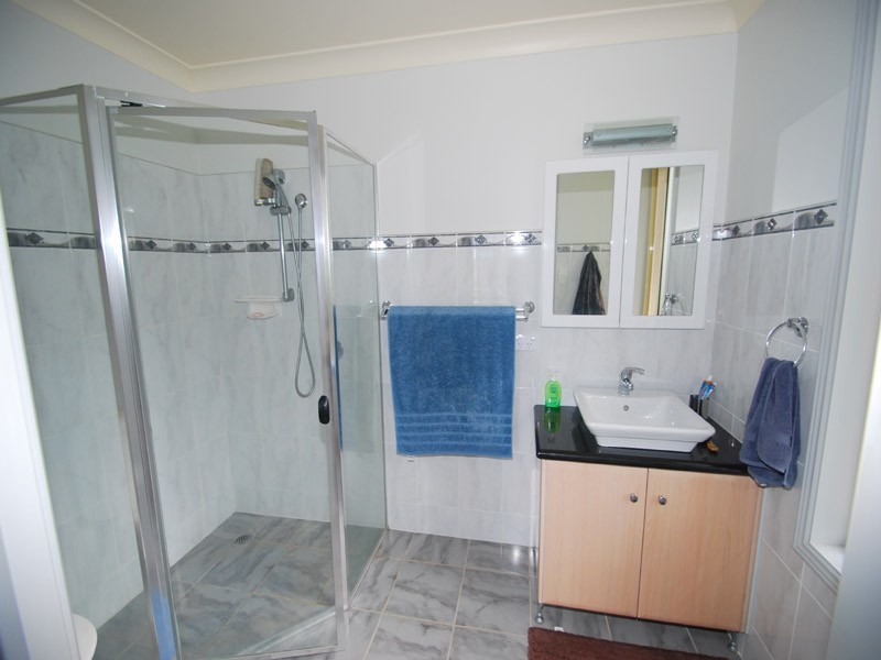 94 Henderson Rd, Saratoga NSW 2251