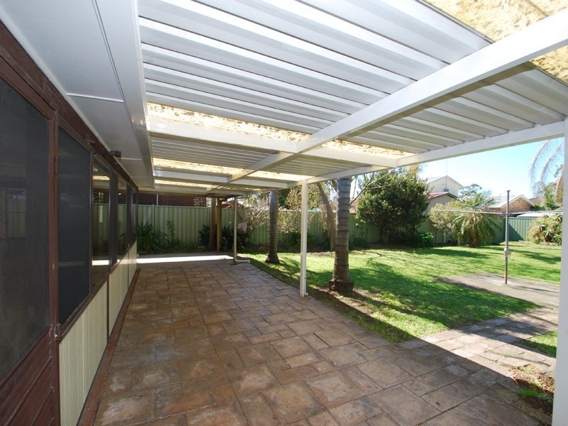 12 Myrtle St, Empire Bay NSW 2257
