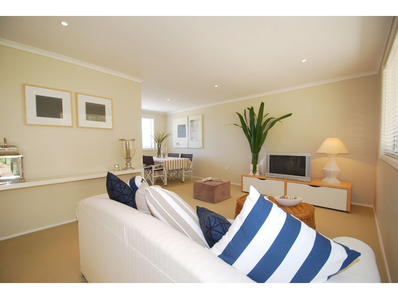 1 Pickham Cl, Kincumber NSW 2251