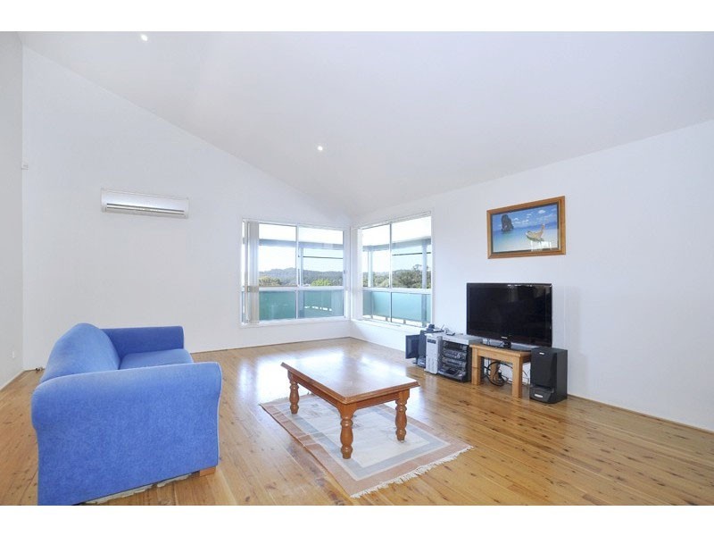 10 Kooronya Rd, Kincumber NSW 2251