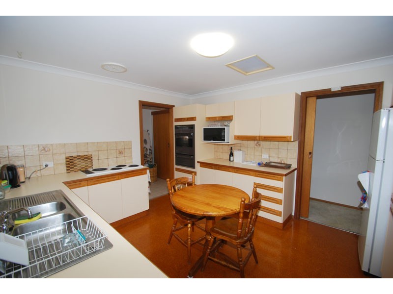 6 Aquarius Cl, Kincumber NSW 2251