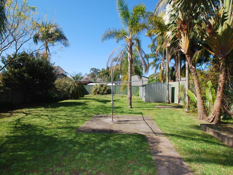 12 Myrtle St, Empire Bay NSW 2257