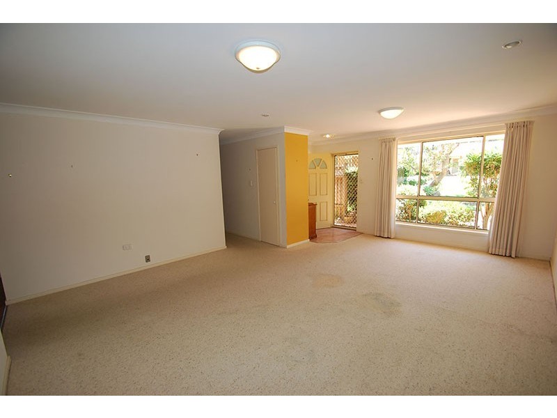2/29 Brushwood Ave, Kincumber NSW 2251