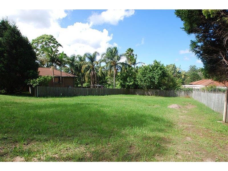 7 Katherine Cres, Green Point NSW 2251