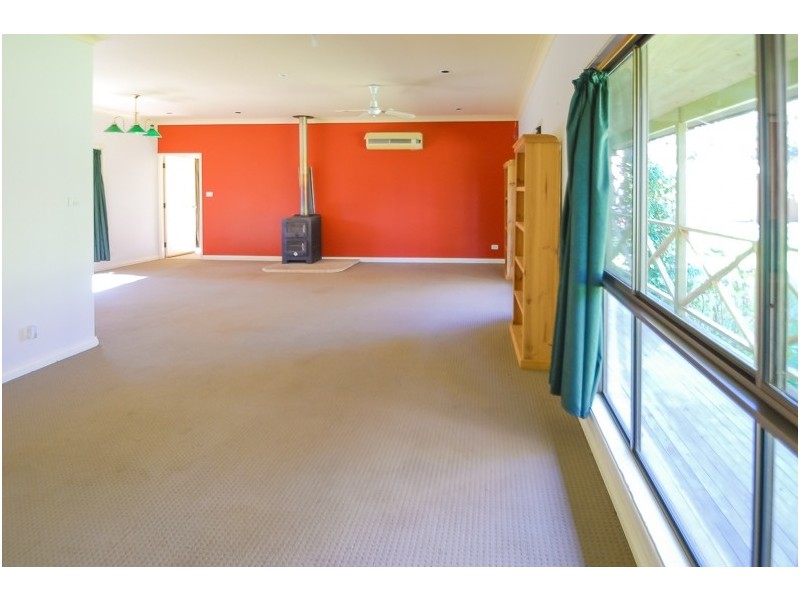 477 Empire Bay Dr, Kincumber NSW 2251