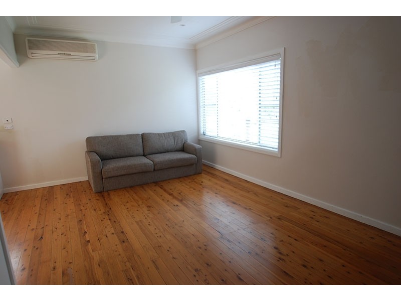 2 Blanche St, North Gosford NSW 2250