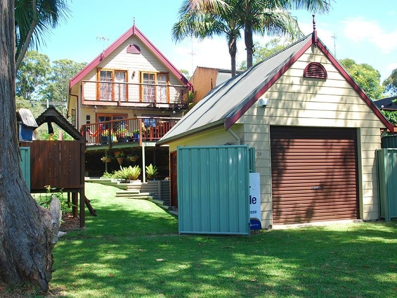24 Water St, Kincumber NSW 2251