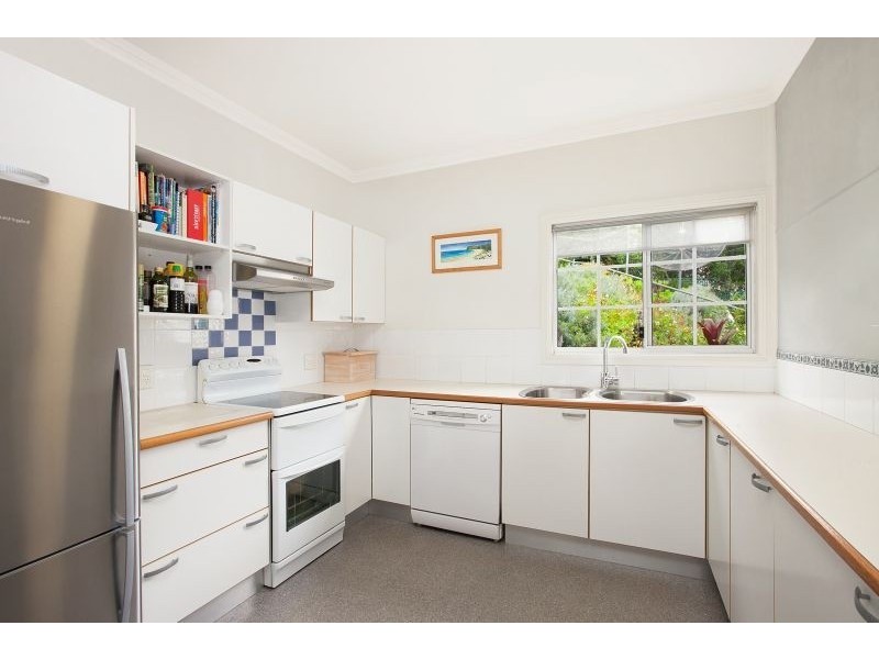 14 Henderson Rd, Saratoga NSW 2251