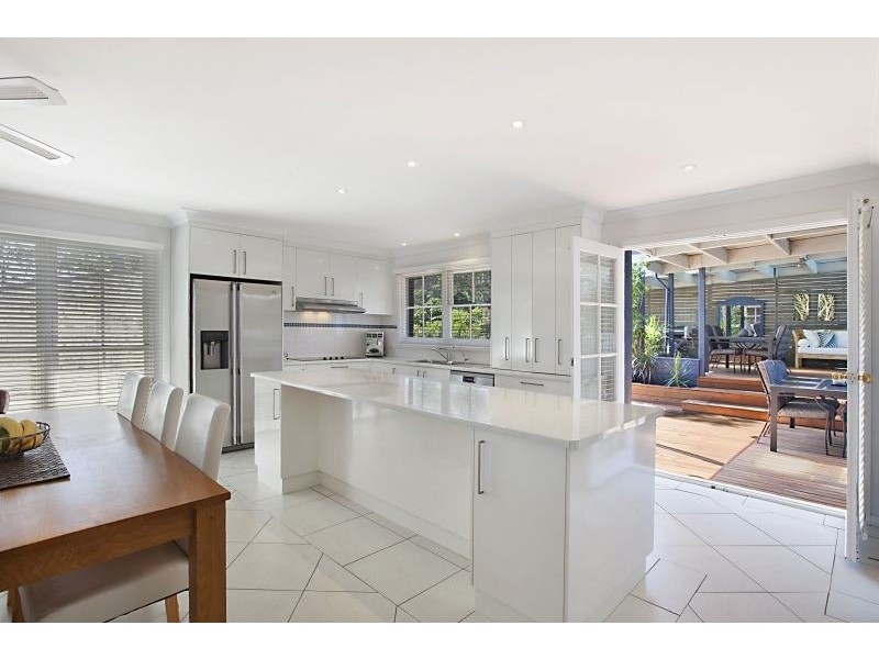 284 Avoca Drive, Green Point NSW 2251