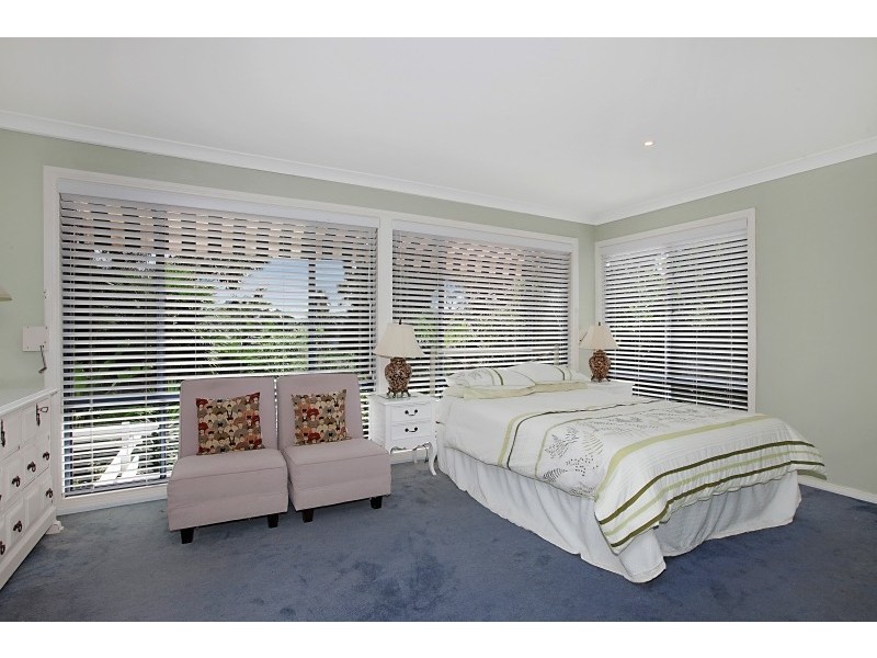 10 Amaroo Cl, Green Point NSW 2251