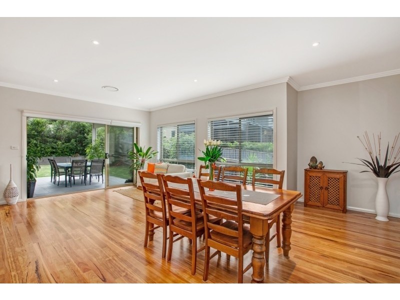 16 Figtree Bay Dr, Kincumber NSW 2251