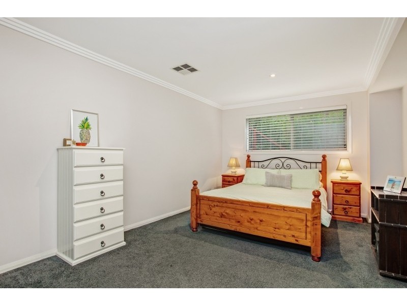 16 Figtree Bay Dr, Kincumber NSW 2251